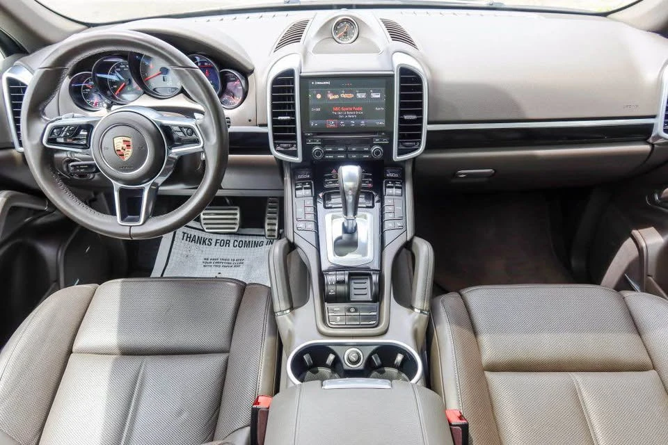 2017 Porsche 958 Cayenne S - Image 12 of 17