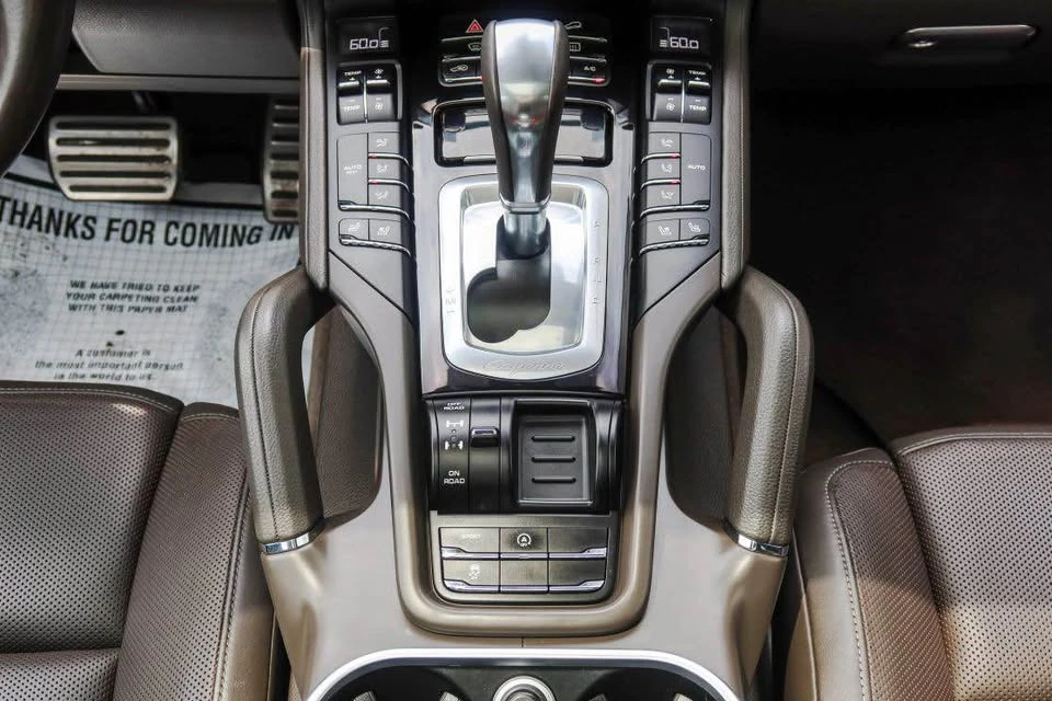 2017 Porsche 958 Cayenne S - Image 14 of 17