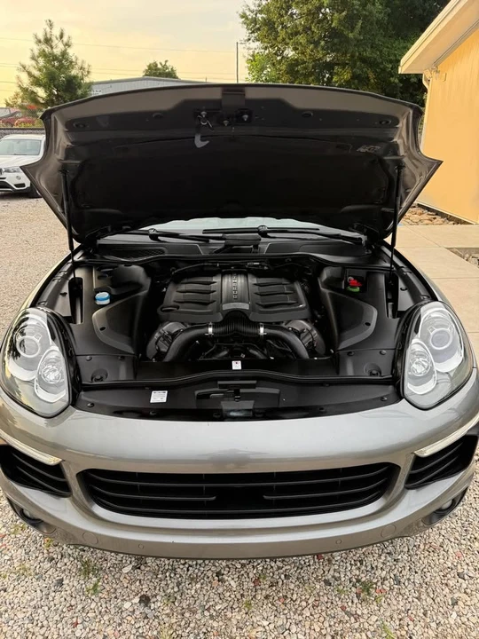 2017 Porsche 958 Cayenne S - Image 18 of 19