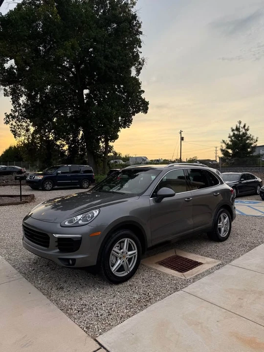 2017 Porsche 958 Cayenne S - Image 3 of 19