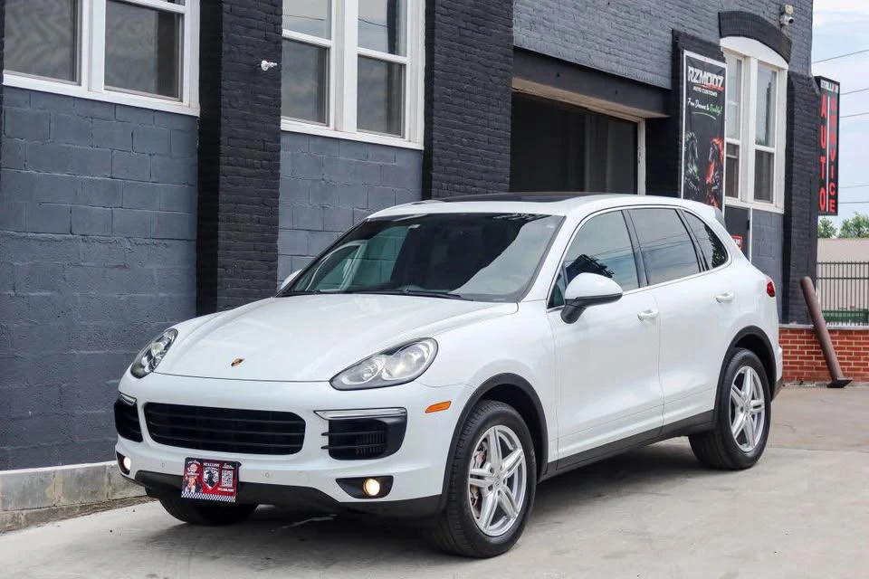 2017 Porsche 958 Cayenne S - Image 3 of 17