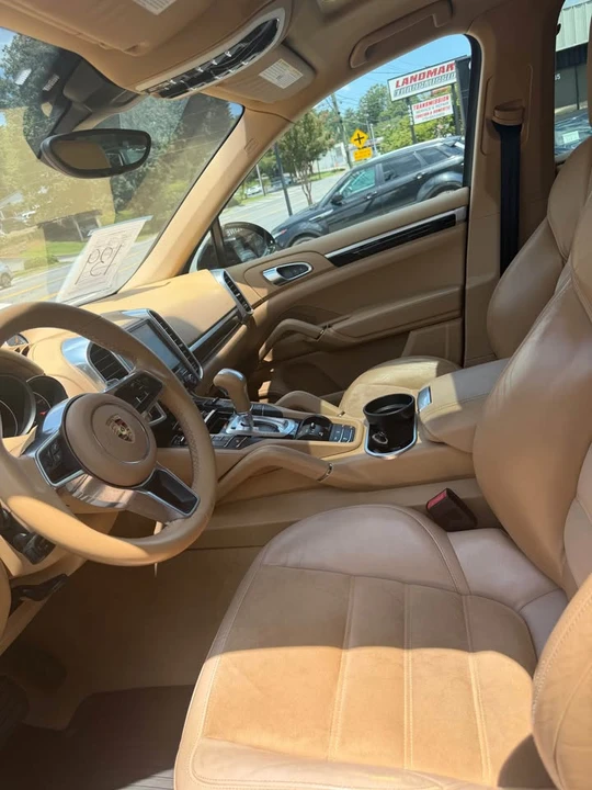 2017 Porsche 958 Cayenne S - Image 3 of 4