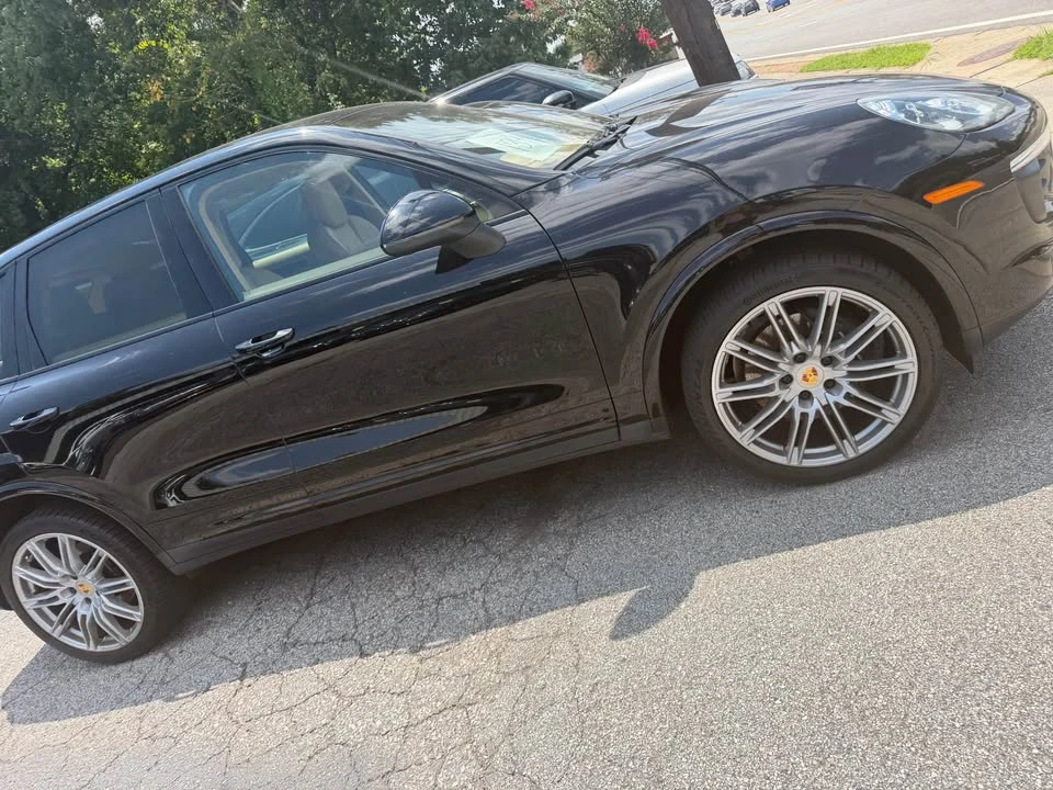 2017 Porsche 958 Cayenne S - Image 2 of 4