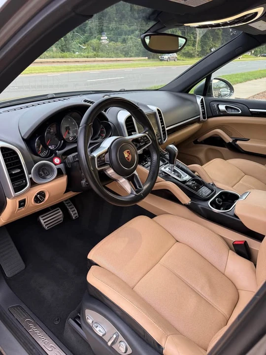 2017 Porsche 958 Cayenne S - Image 7 of 19