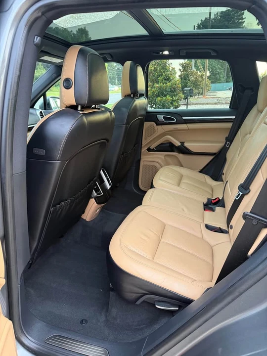 2017 Porsche 958 Cayenne S - Image 10 of 19
