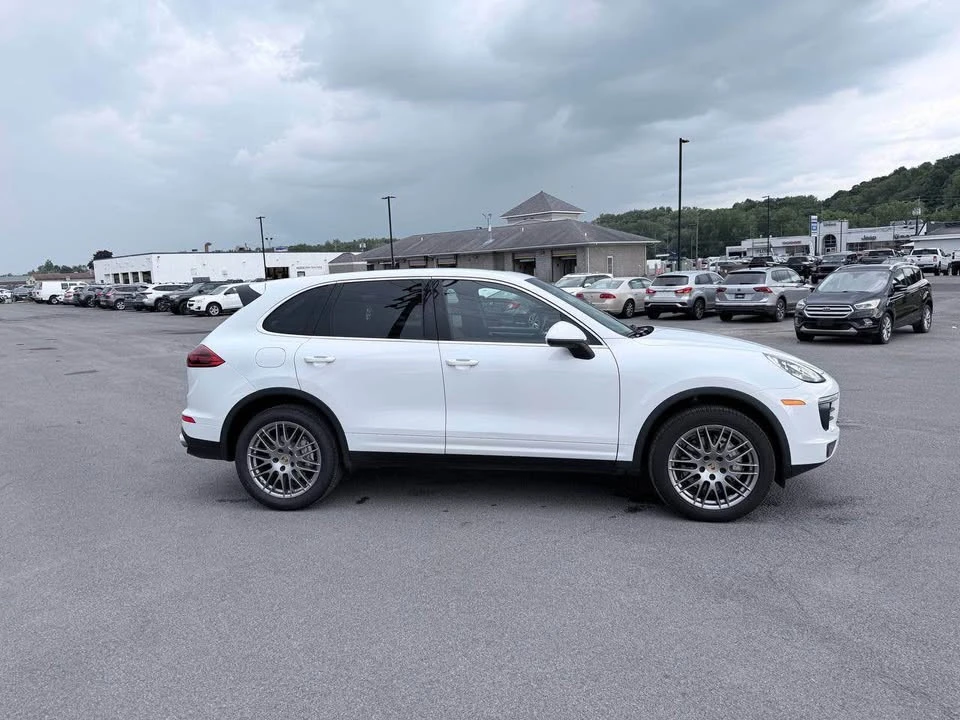 2017 Porsche 958 Cayenne S - Image 4 of 11