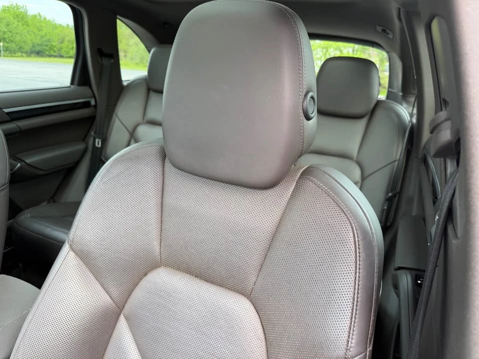 2017 Porsche 958 Cayenne S - Image 8 of 16
