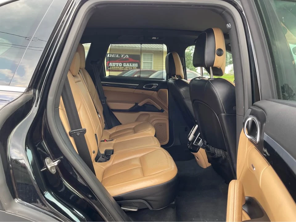 2017 Porsche 958 Cayenne S - Image 10 of 14