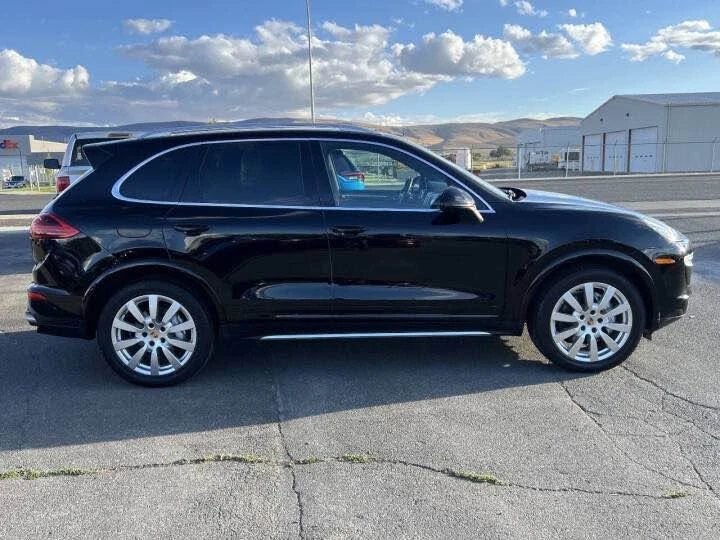 2017 Porsche 958 Cayenne S - Image 5 of 10