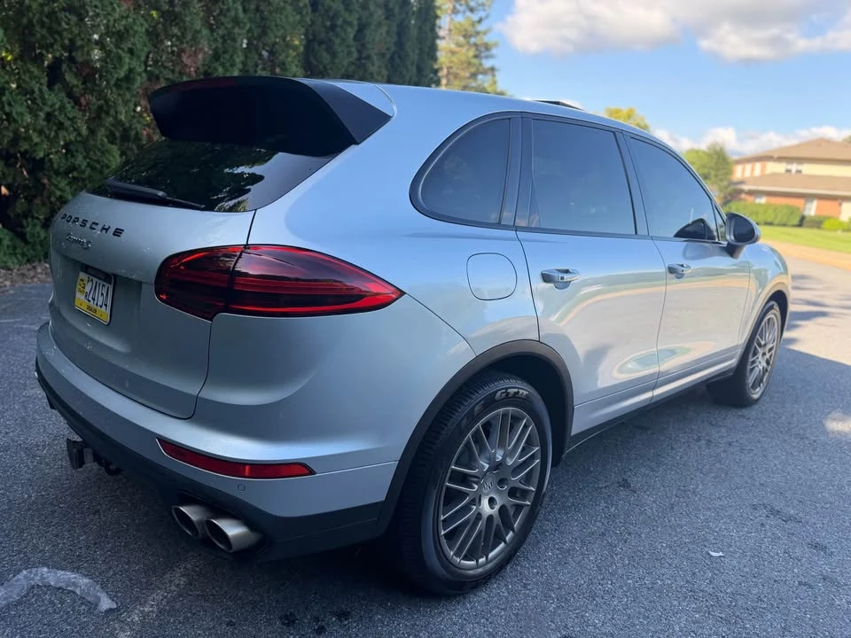 2017 Porsche 958 Cayenne S - Image 4 of 9