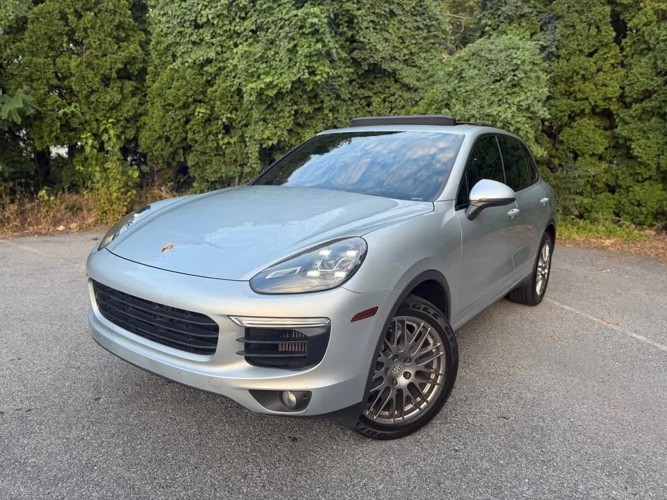 2017 Porsche 958 Cayenne S - Image 2 of 9