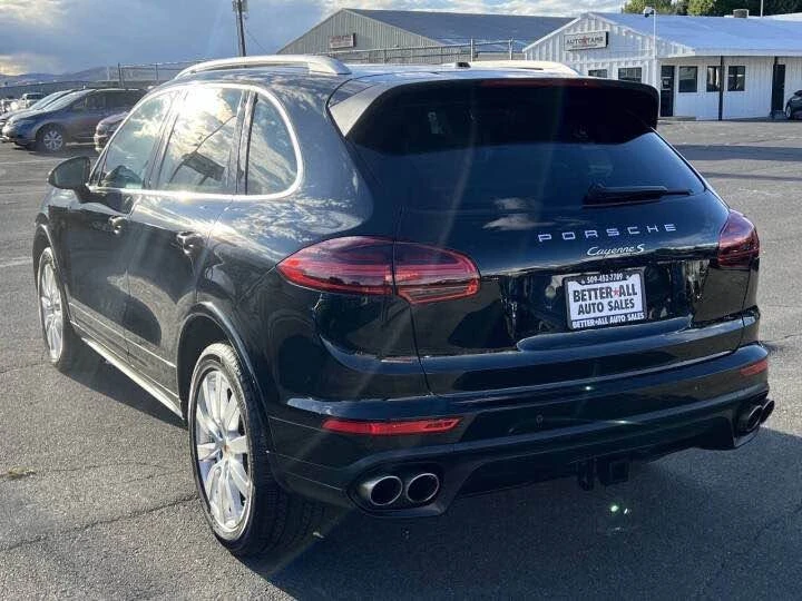 2017 Porsche 958 Cayenne S - Image 3 of 10