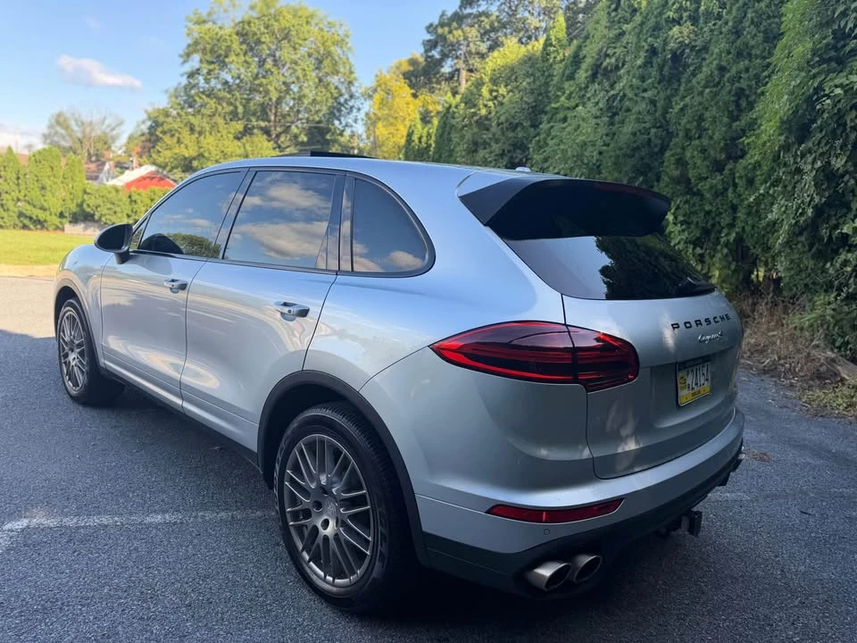 2017 Porsche 958 Cayenne S - Image 3 of 9