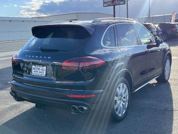 2017 Porsche 958 Cayenne S - Image 4 of 10