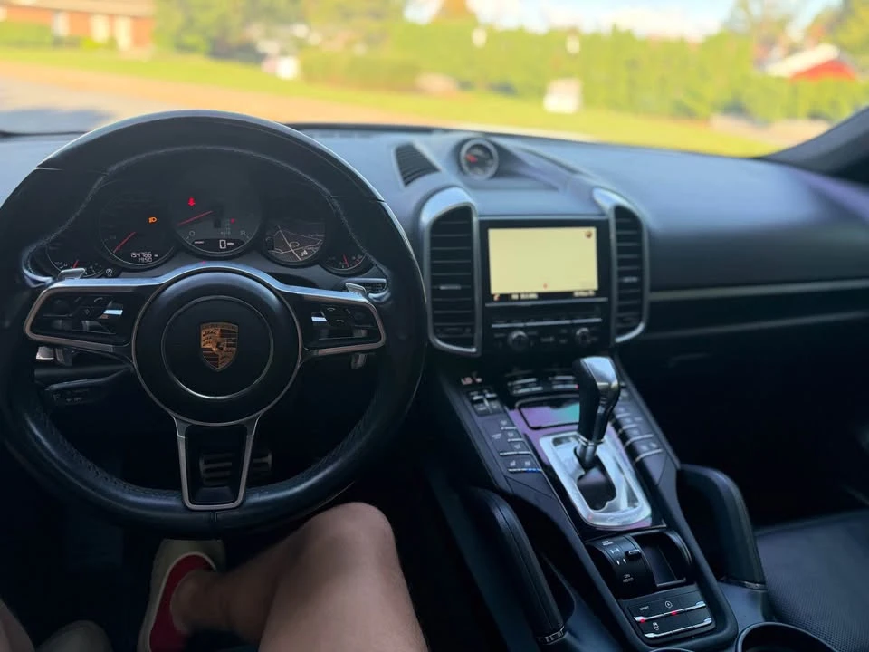 2017 Porsche 958 Cayenne S - Image 7 of 9