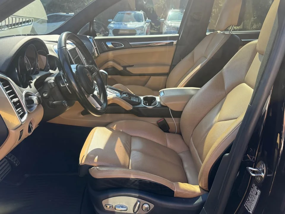 2017 Porsche 958 Cayenne S - Image 13 of 20
