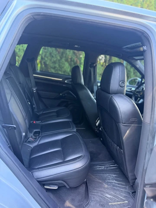 2017 Porsche 958 Cayenne S - Image 8 of 9