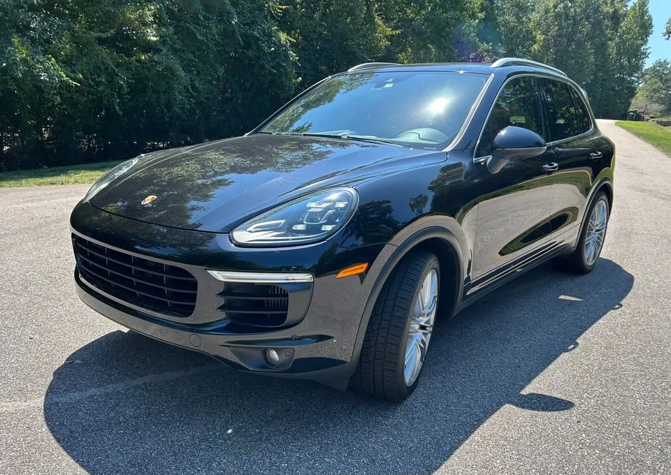 2017 Porsche 958 Cayenne S - Image 9 of 17