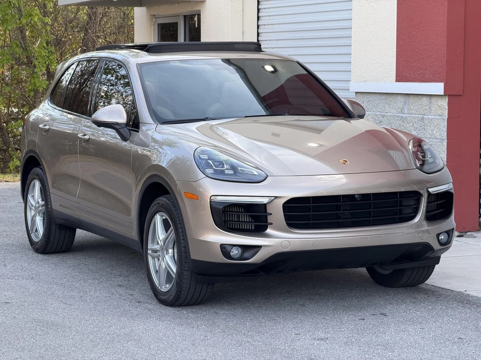 2017 Porsche 958 Cayenne S - Image 7 of 31