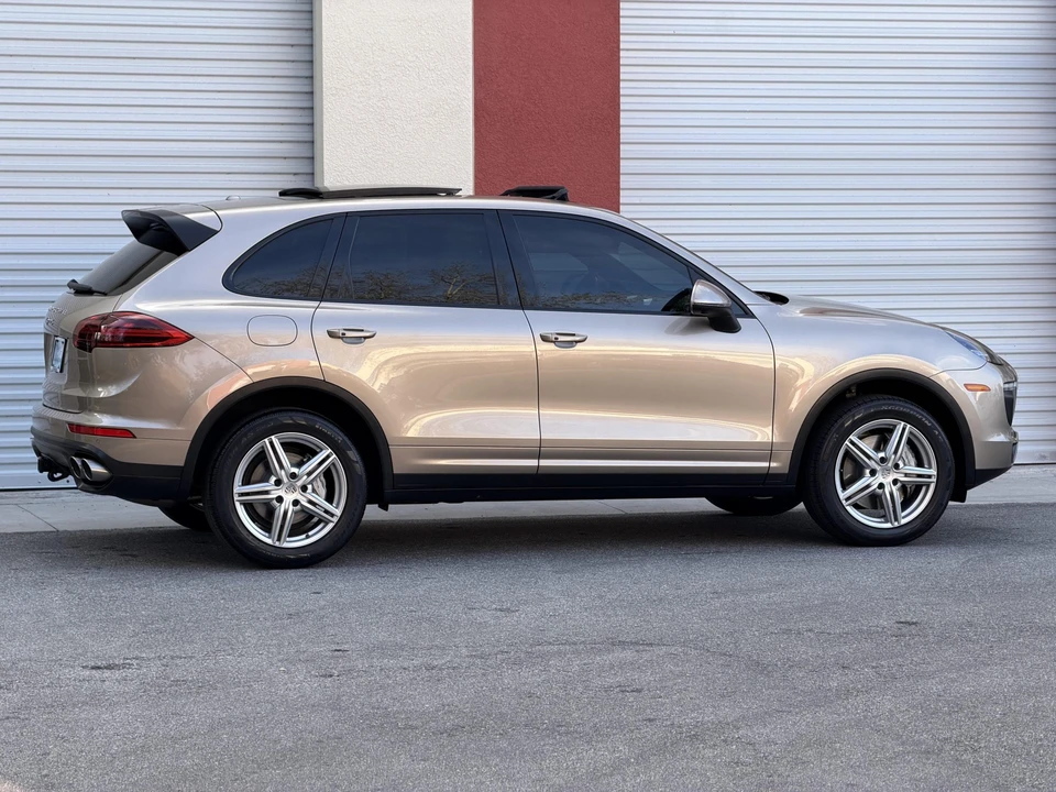 2017 Porsche 958 Cayenne S - Image 12 of 31