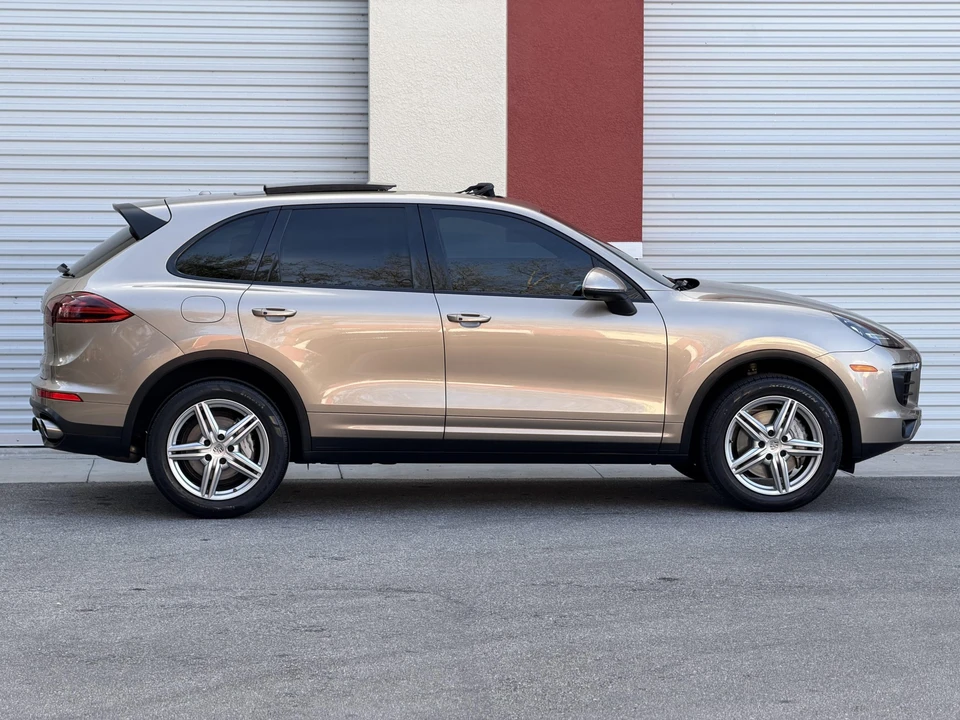 2017 Porsche 958 Cayenne S - Image 10 of 31