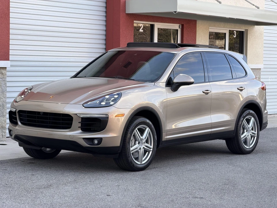 2017 Porsche 958 Cayenne S - Image 3 of 31