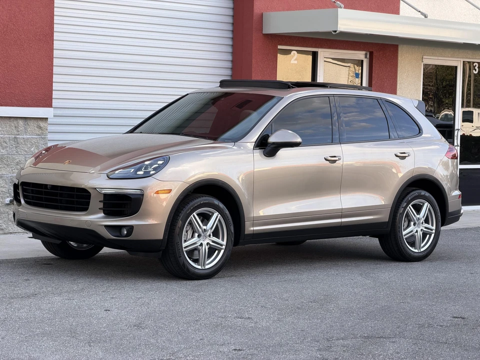2017 Porsche 958 Cayenne S - Image 2 of 31