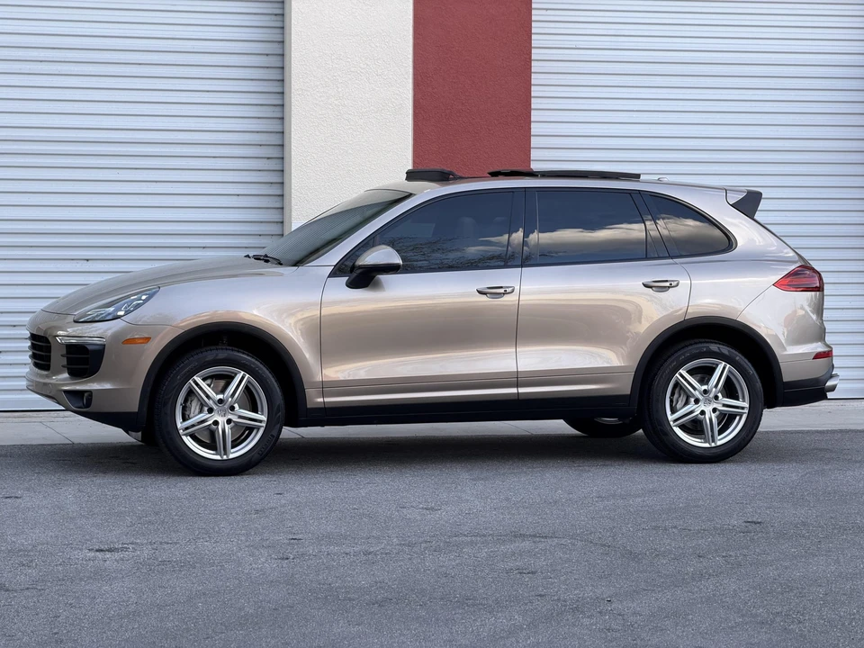 2017 Porsche 958 Cayenne S - Image 21 of 31