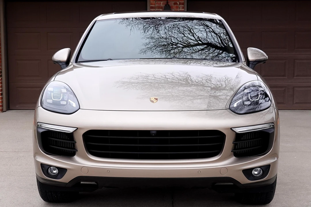 2017 Porsche 958 Cayenne S - Image 2 of 9
