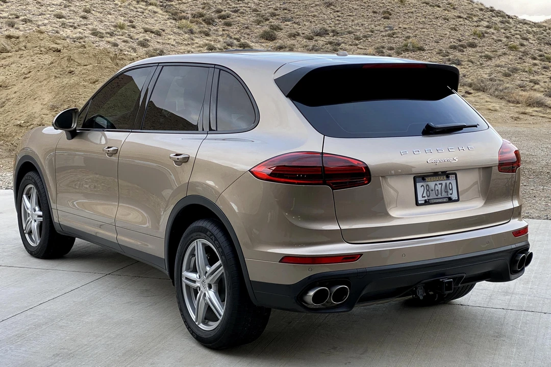 2017 Porsche 958 Cayenne S - Image 4 of 9
