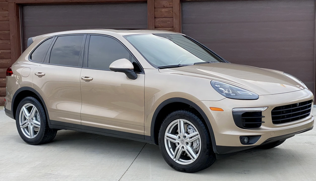 2017 Porsche 958 Cayenne S - Image 8 of 9