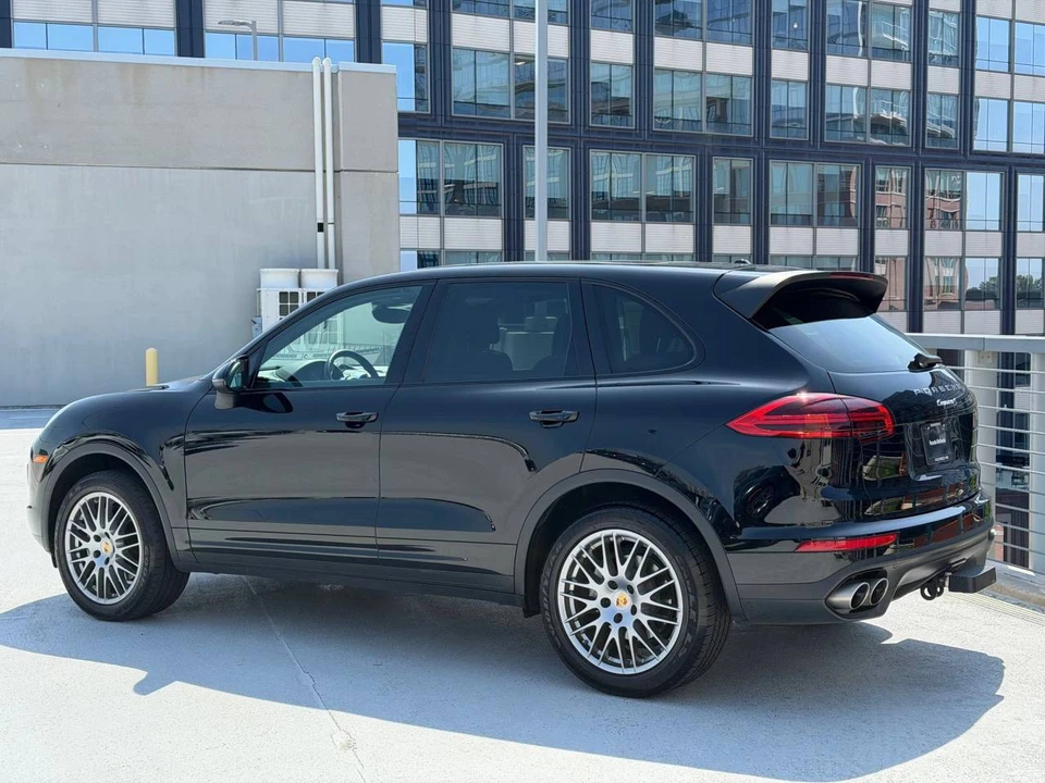 2017 Porsche 958 Cayenne S - Image 3 of 5