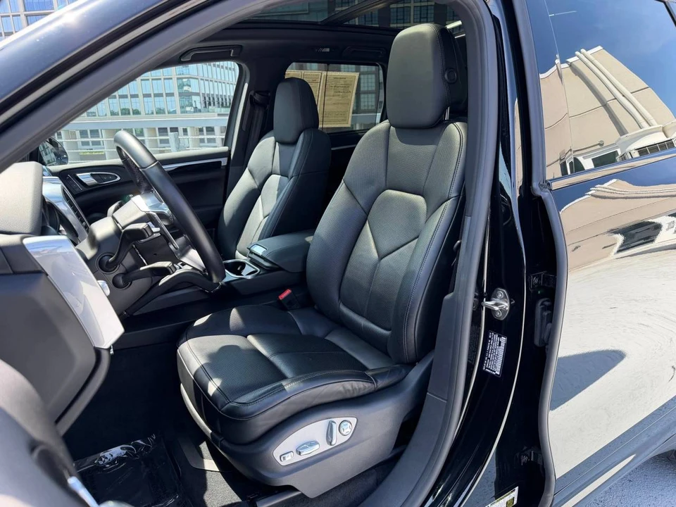 2017 Porsche 958 Cayenne S - Image 5 of 5
