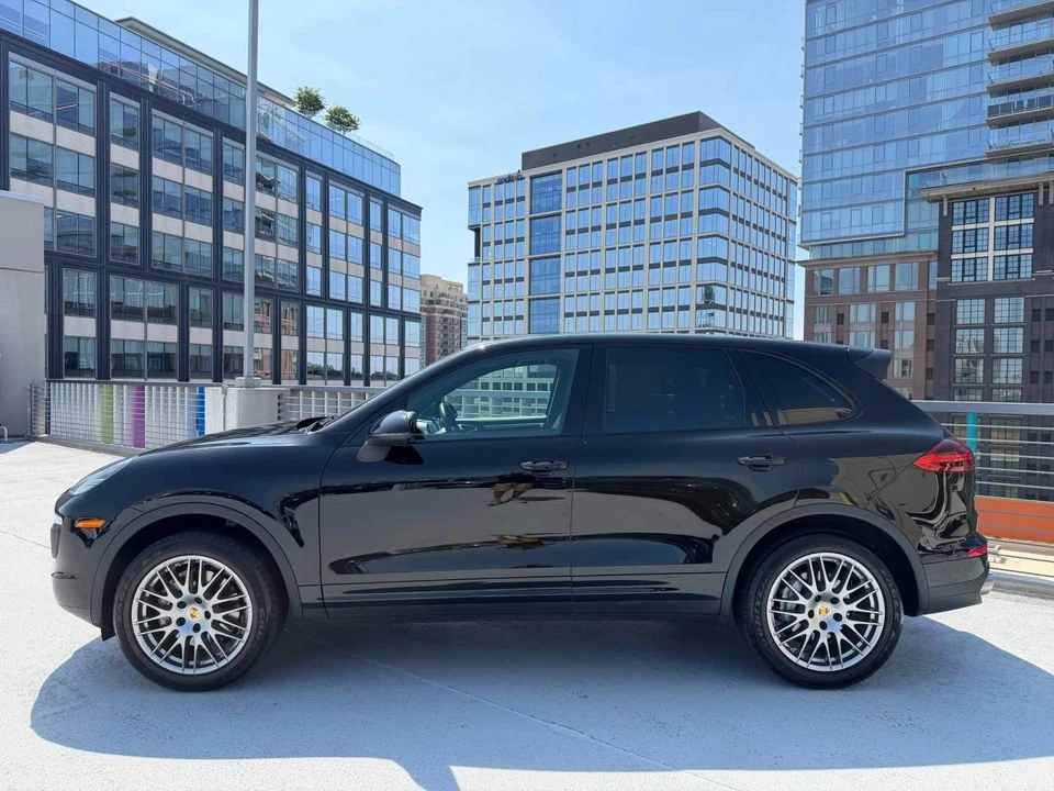 2017 Porsche 958 Cayenne S - Image 2 of 5