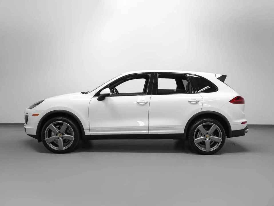 2017 Porsche 958 Cayenne S - Image 2 of 5