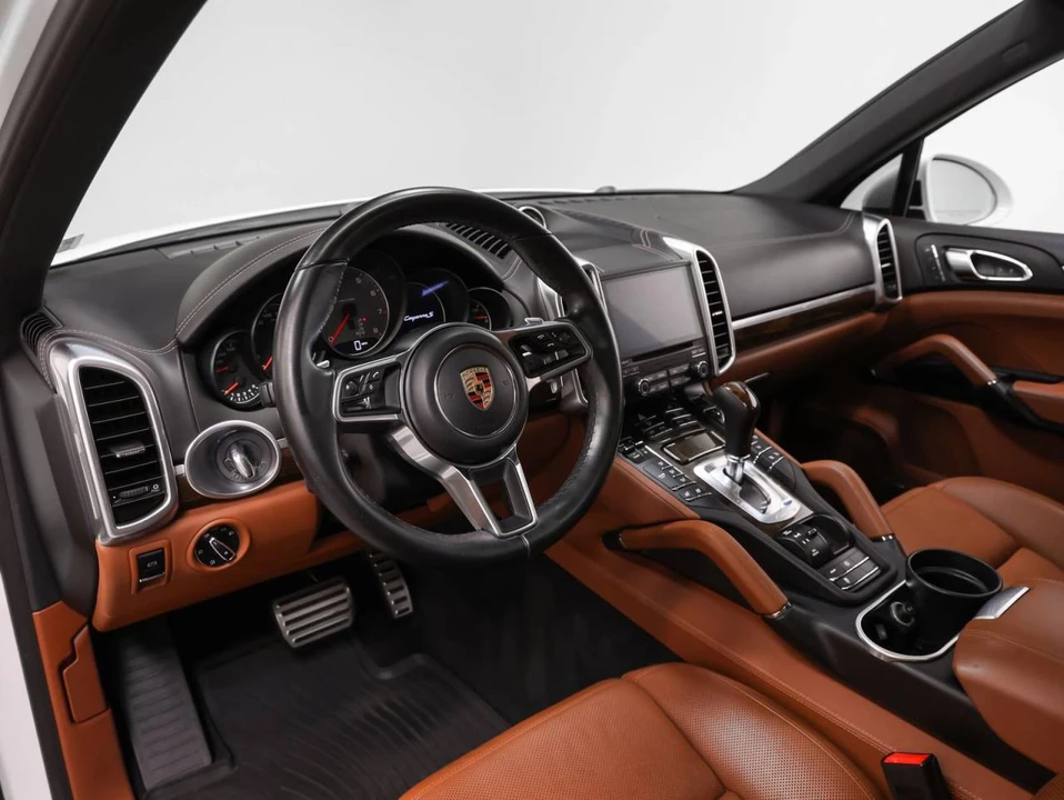 2017 Porsche 958 Cayenne S - Image 4 of 5