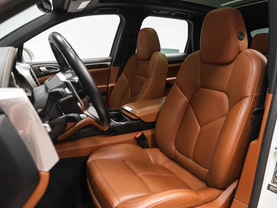 2017 Porsche 958 Cayenne S - Image 5 of 5