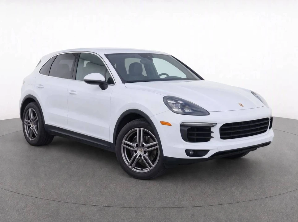 2017 Porsche 958 Cayenne S - Image 2 of 5