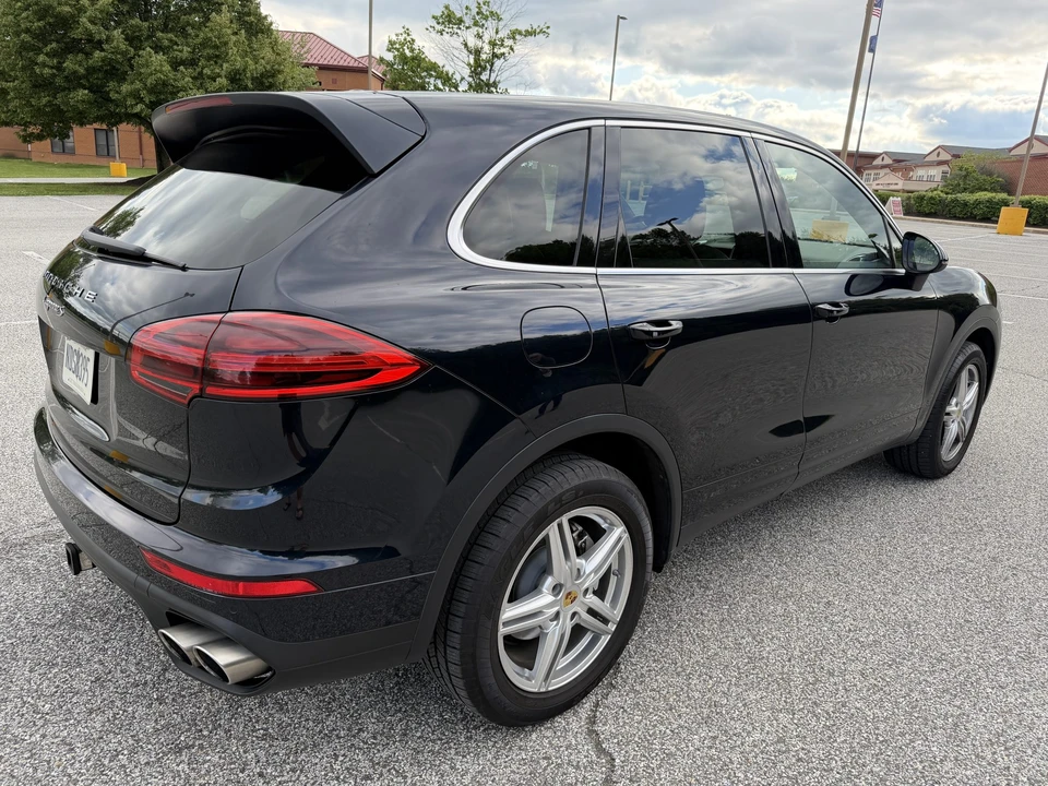 2017 Porsche 958 Cayenne S - Image 23 of 31