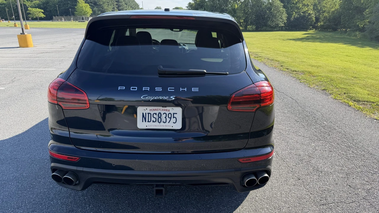 2017 Porsche 958 Cayenne S - Image 9 of 31