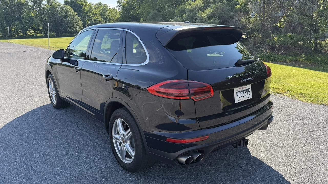 2017 Porsche 958 Cayenne S - Image 10 of 31