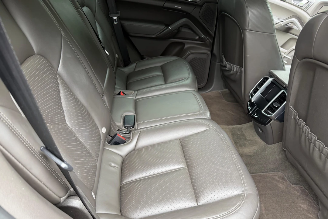 2017 Porsche 958 Cayenne S - Image 30 of 31