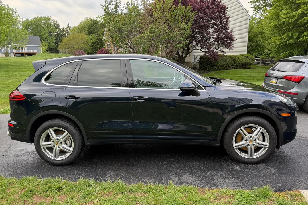 2017 Porsche 958 Cayenne S - Image 3 of 31