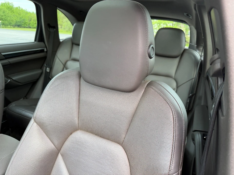 2017 Porsche 958 Cayenne S - Image 10 of 21