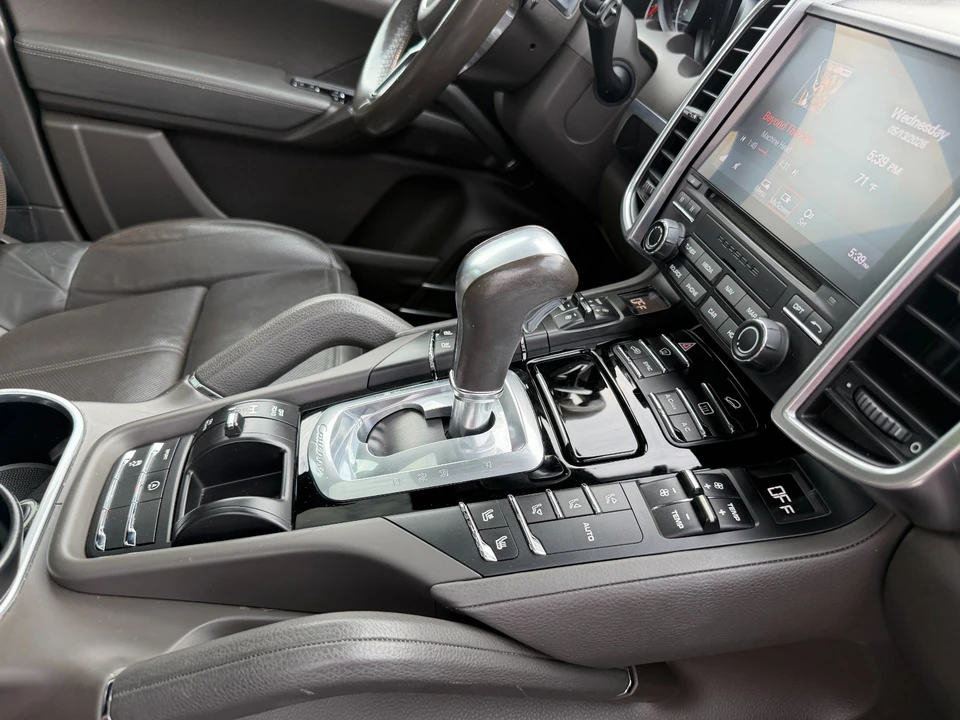 2017 Porsche 958 Cayenne S - Image 12 of 21
