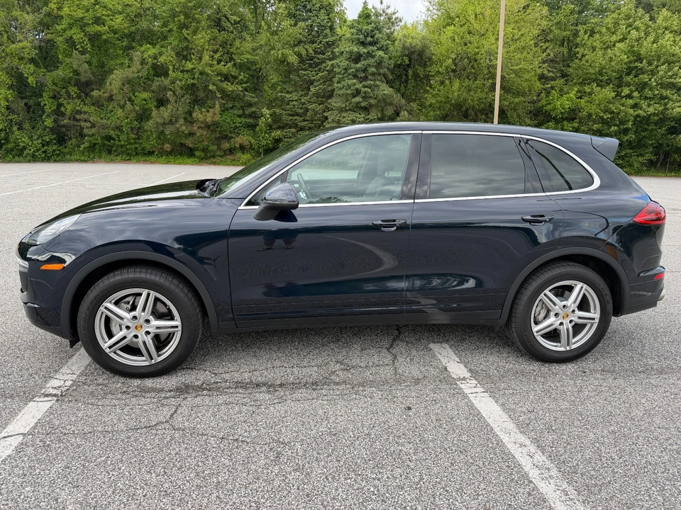 2017 Porsche 958 Cayenne S - Image 3 of 21