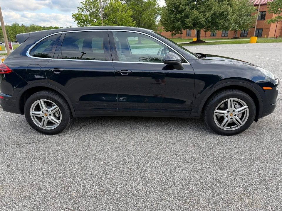 2017 Porsche 958 Cayenne S - Image 5 of 21