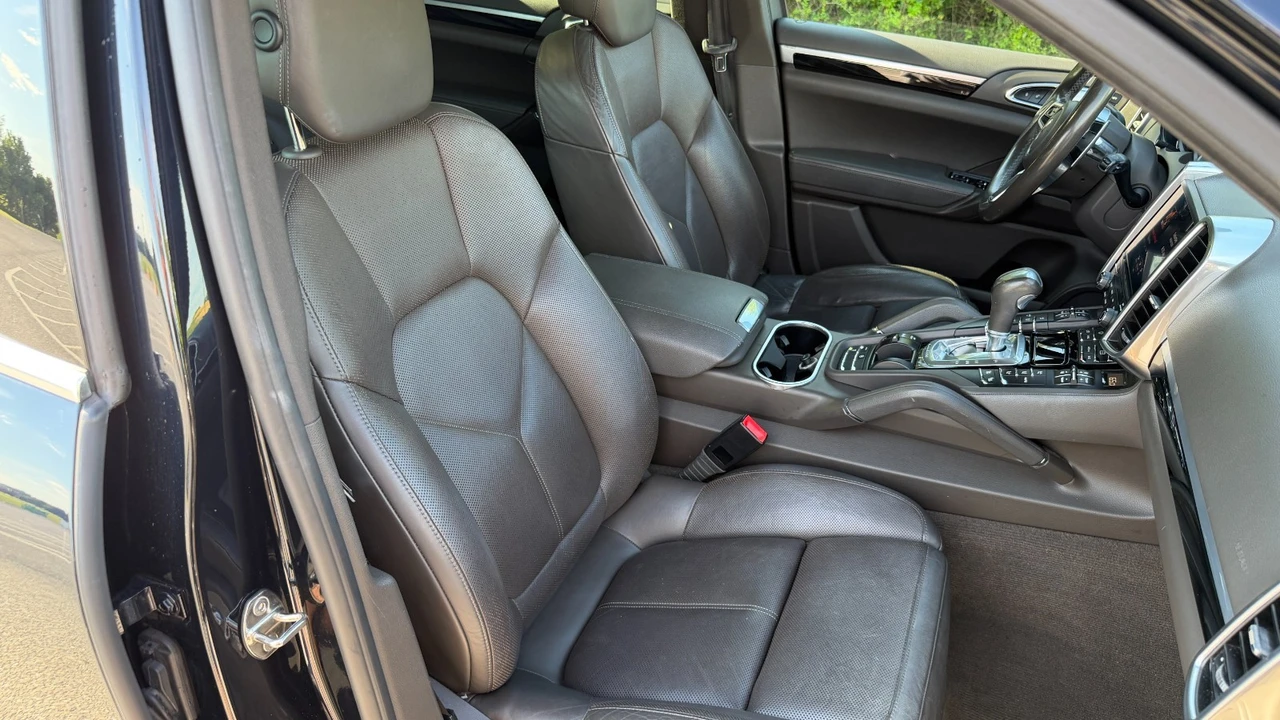 2017 Porsche 958 Cayenne S - Image 21 of 21