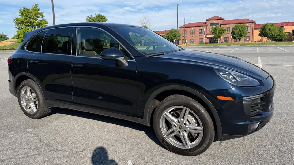 2017 Porsche 958 Cayenne S - Image 8 of 20