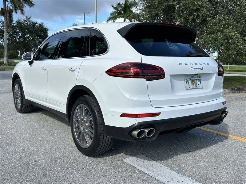 2017 Porsche 958 Cayenne S - Image 5 of 21